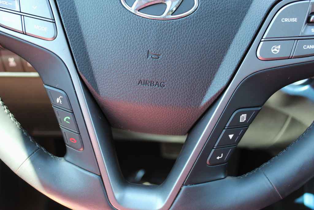 Used 2015 Hyundai Santa Fe Limited w/ Option Group 04 AWD/4WD image 18