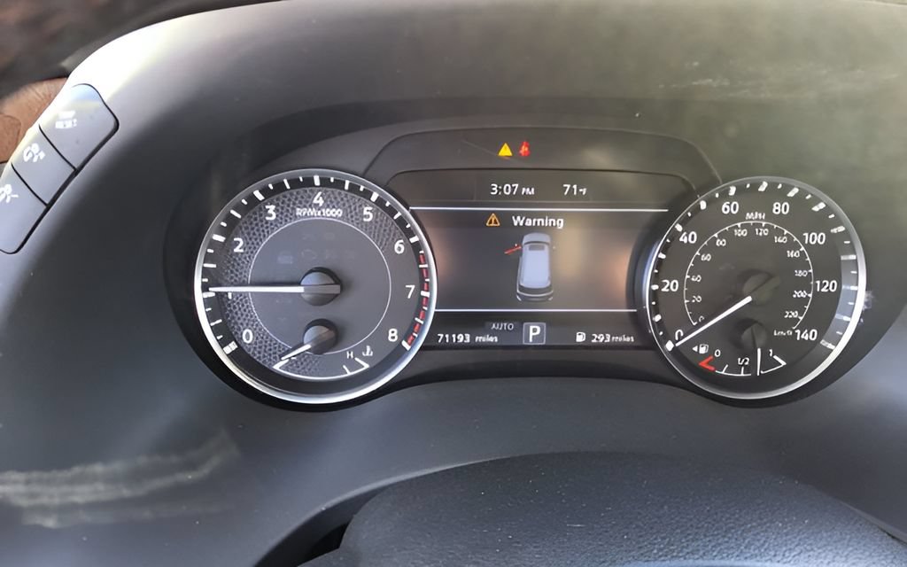 Used 2024 Nissan Armada SL AWD/4WD image 14