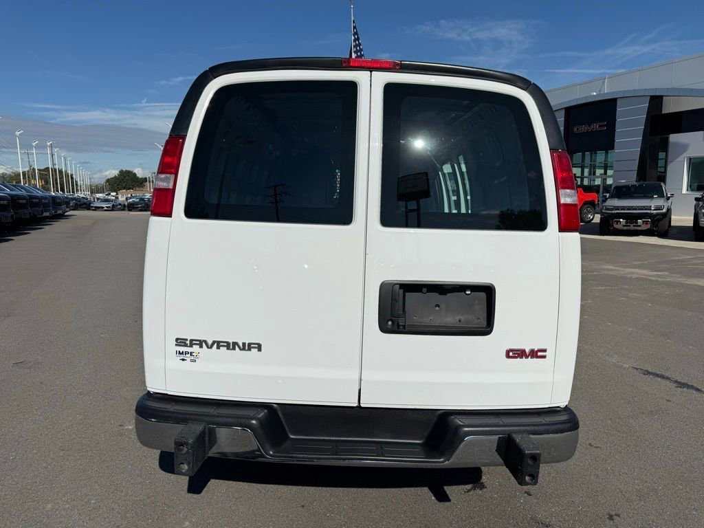 Used 2023 GMC Savana 2500 w/ Driver Convenience Package image 4