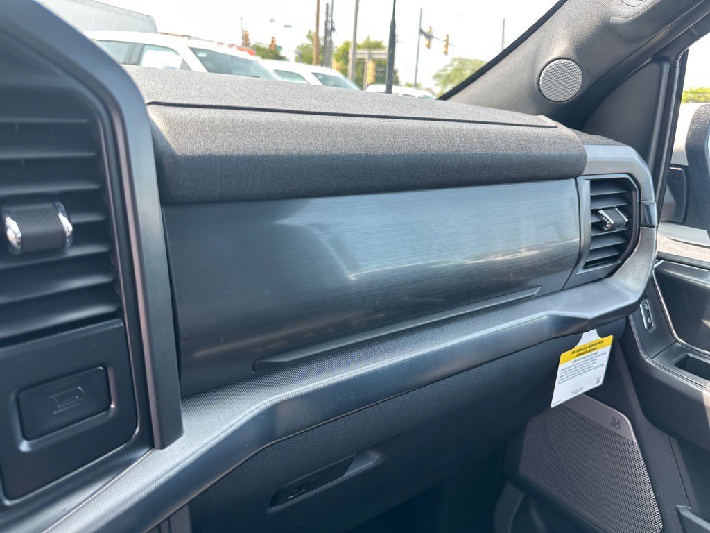 New 2025 Ford F150 Lariat w/ Equipment Group 501A Mid image 39