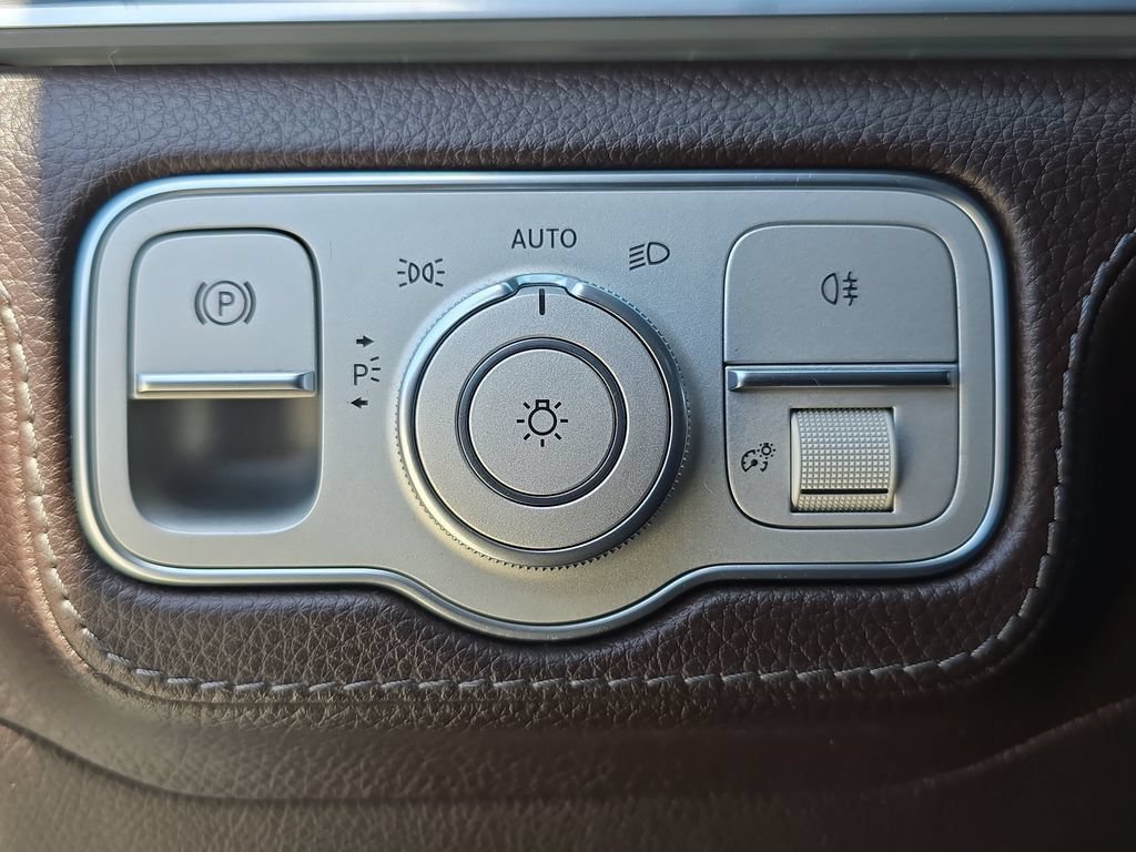 Used 2022 Mercedes-Benz GLS 450 4MATIC image 31