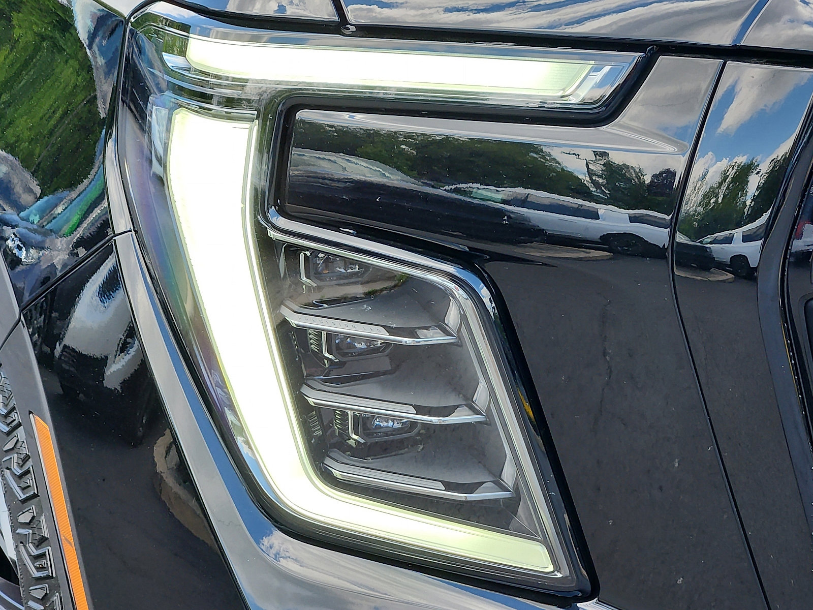 Used 2026 GMC Yukon AT4 Ultimate AWD/4WD image 9