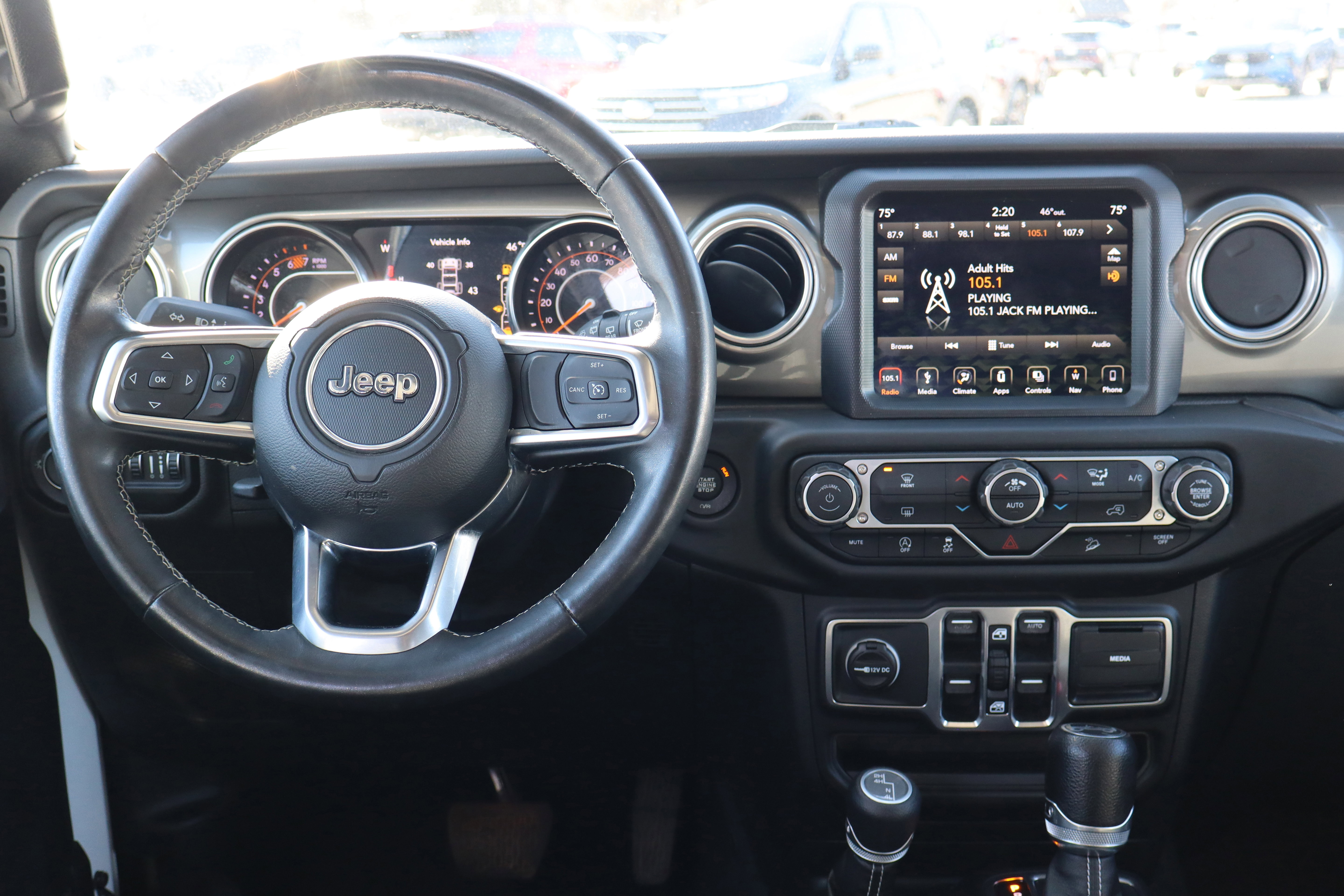 Used 2018 Jeep Wrangler Unlimited Sahara image 14