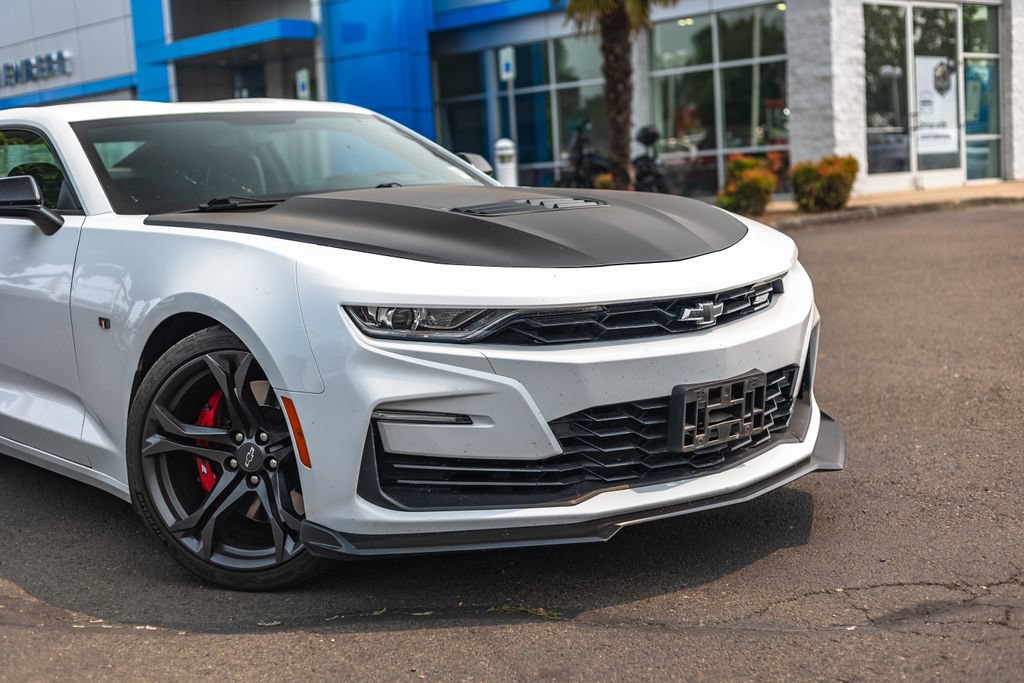 Used 2021 Chevrolet Camaro SS RWD image 3