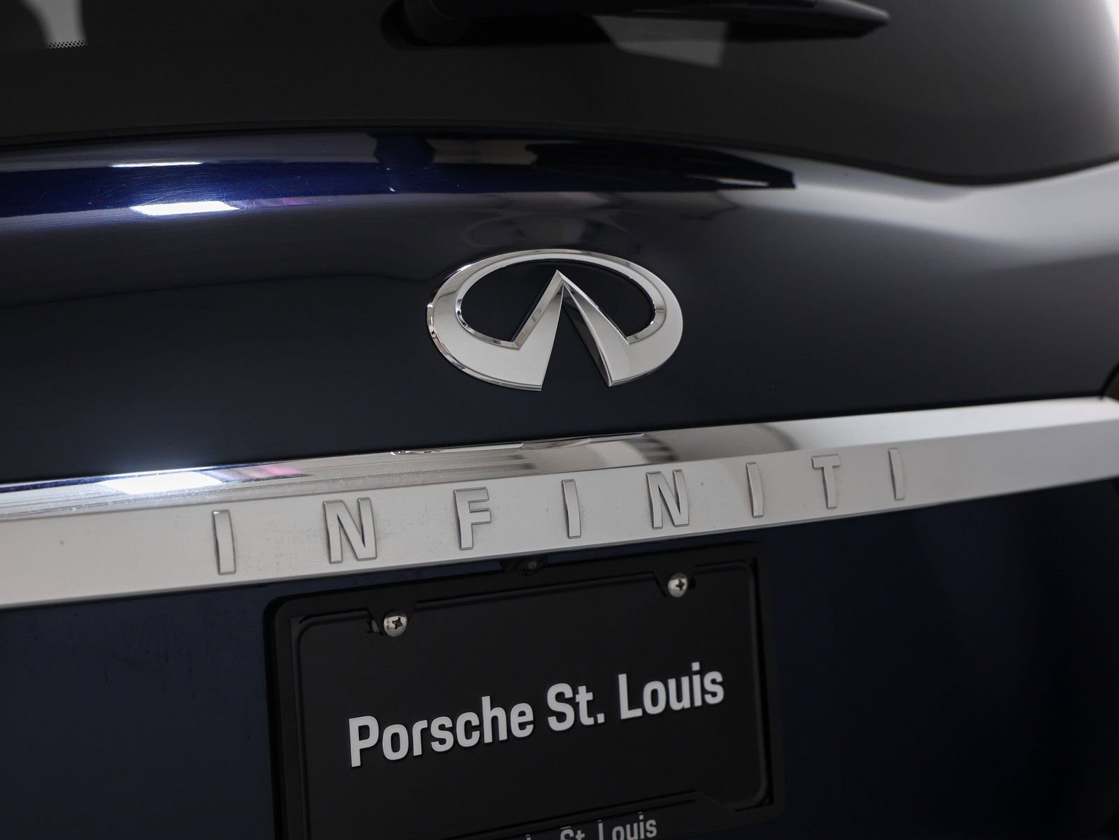 Used 2024 INFINITI QX80 Luxe w/ Cargo Package image 23