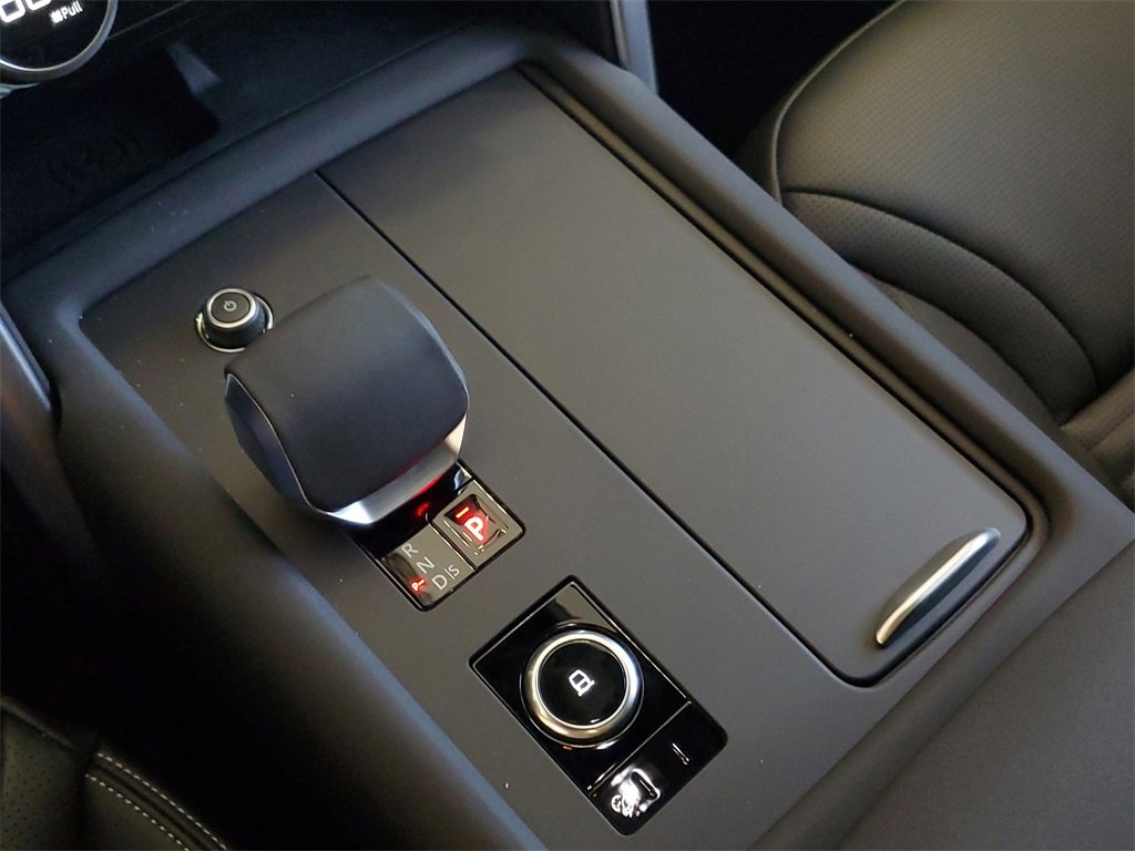 New 2026 Land Rover Discovery Limited Edition image 25