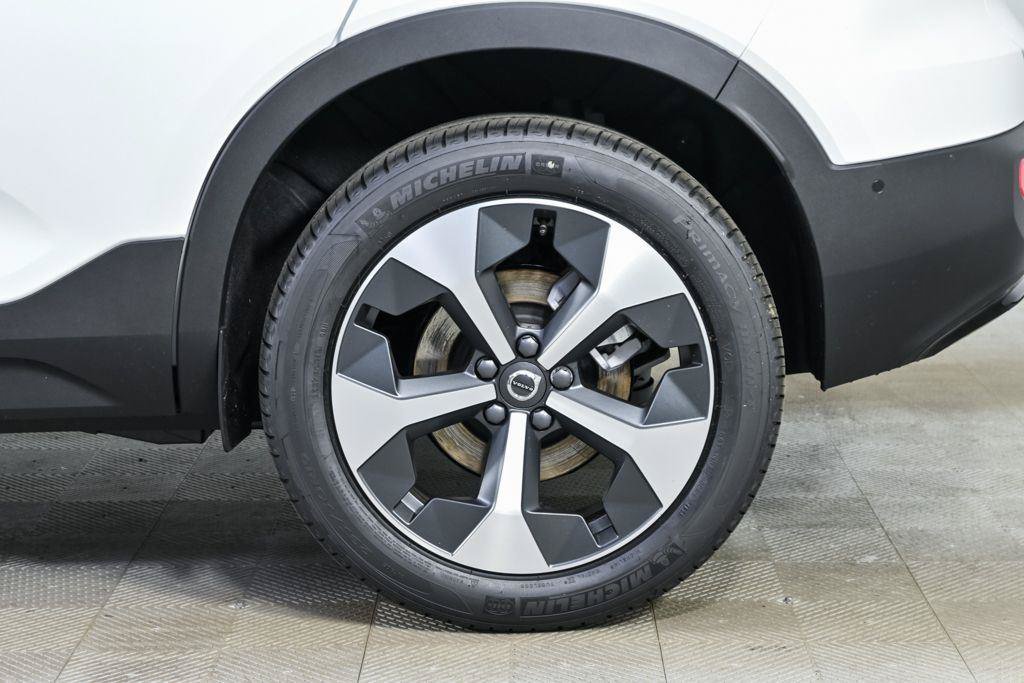 New 2026 Volvo XC40 B5 Plus w/ Protection Package Premier AWD/4WD image 37