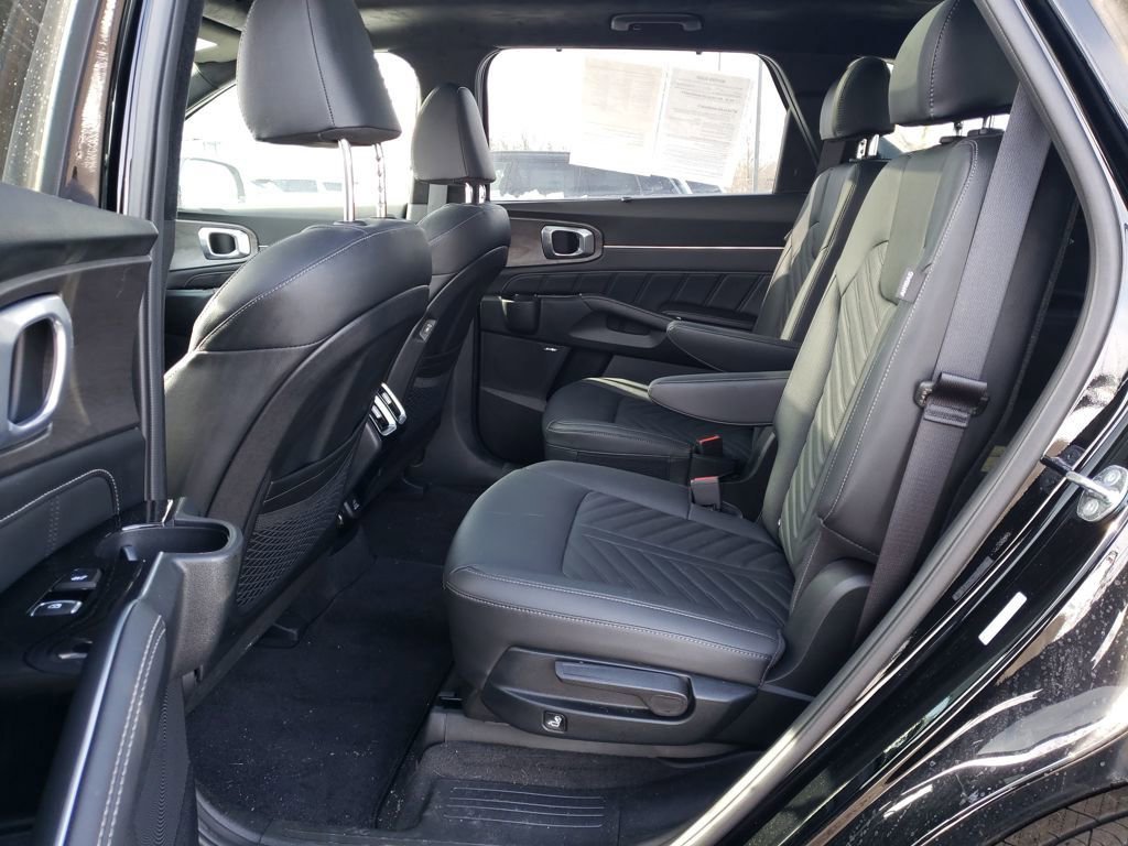 Used 2025 Kia Sorento SX Prestige image 26