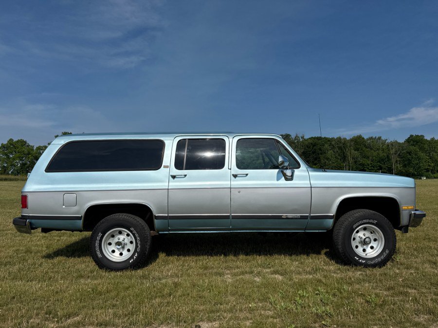 Used 1989 Chevrolet Suburban 4WD image 6
