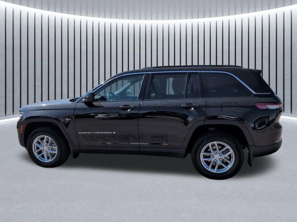 New 2025 Jeep Grand Cherokee Laredo X w/ Luxury Tech Group I AWD/4WD image 14