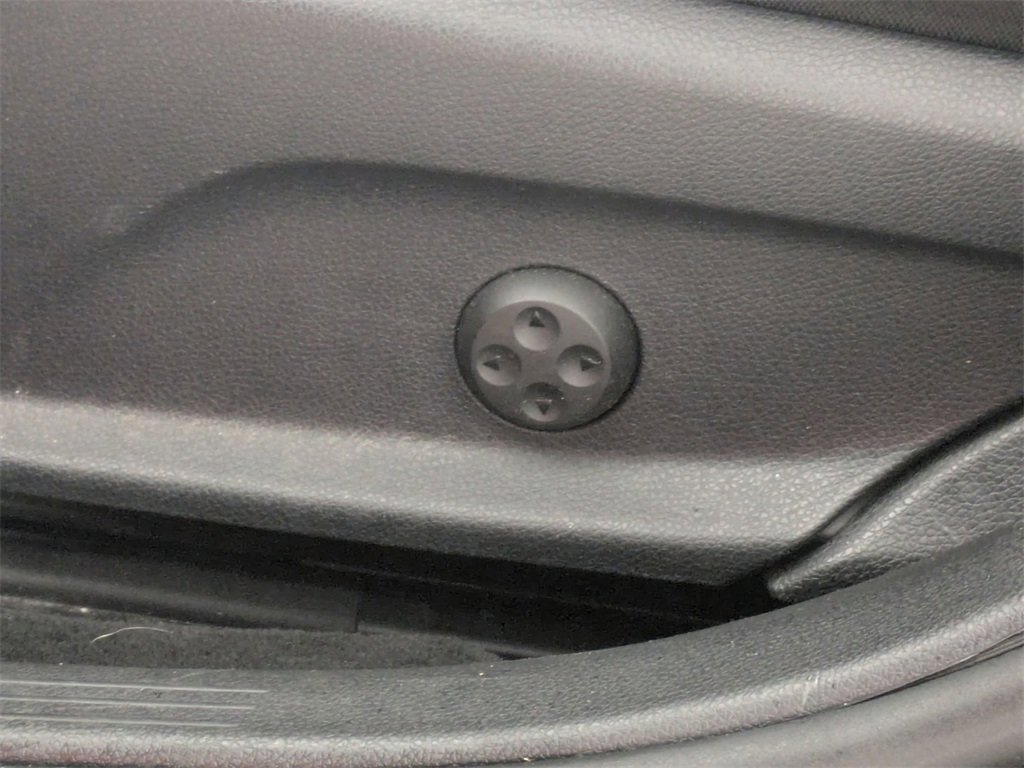 Used 2018 Mercedes-Benz E 300 image 12