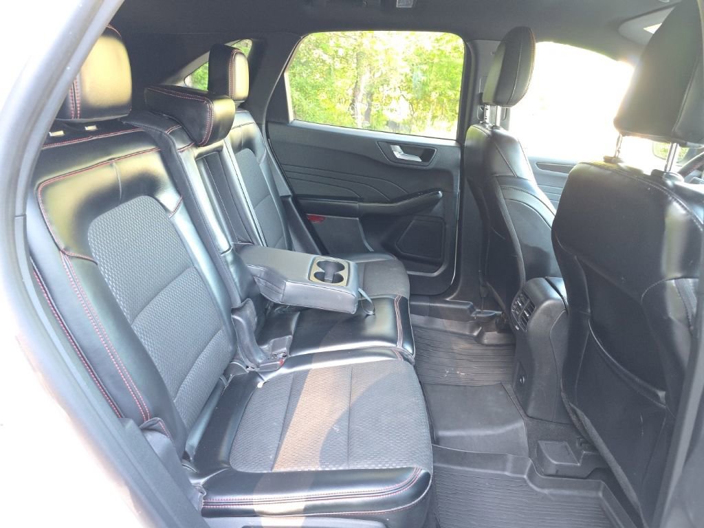 Used 2024 Ford Escape ST-Line w/ Tech Pack #1 AWD/4WD image 17