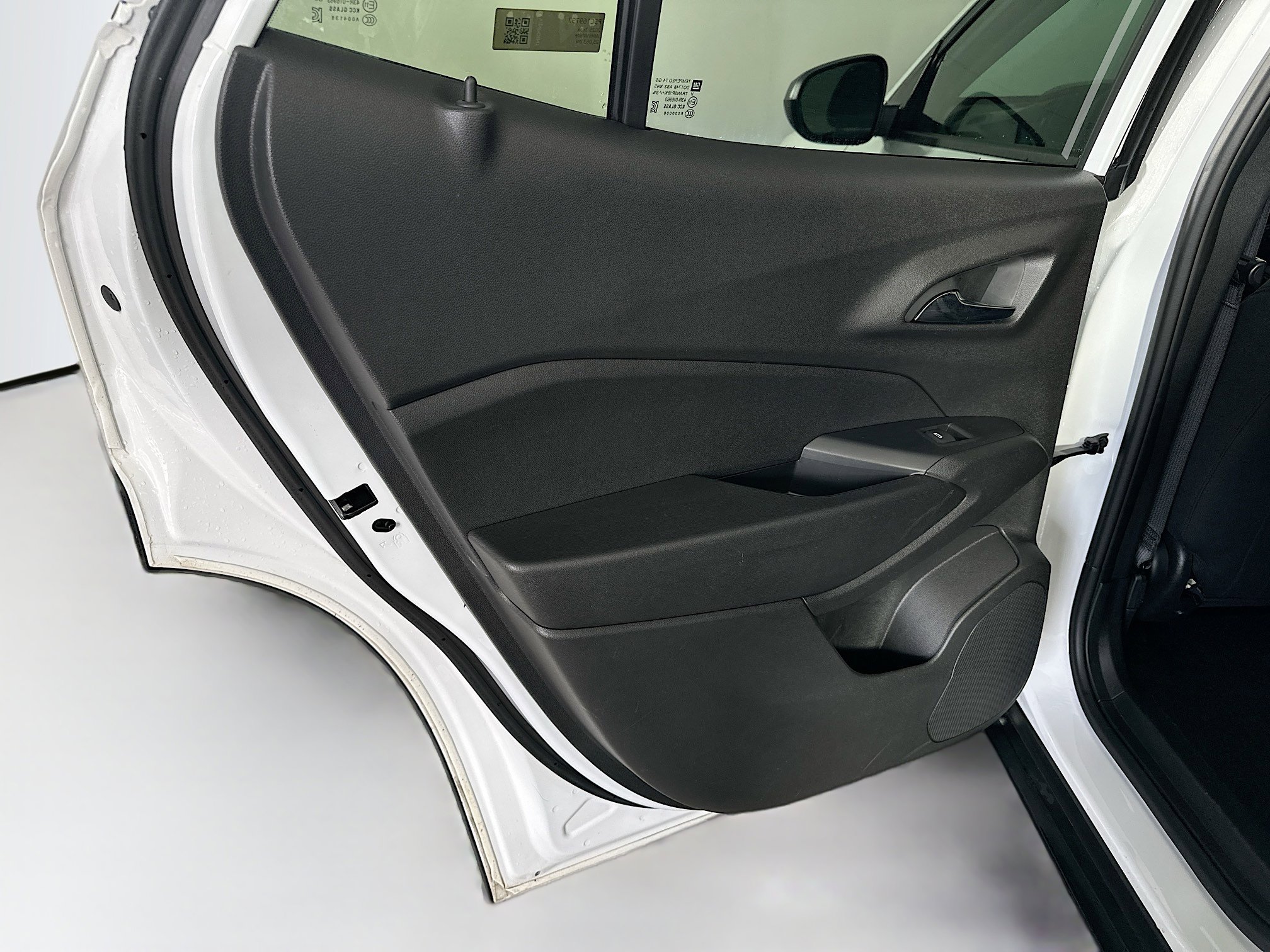 Used 2025 Chevrolet Trax LS image 25