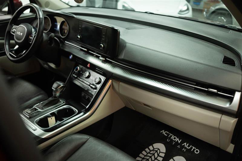 Used 2024 Kia Carnival LX image 14