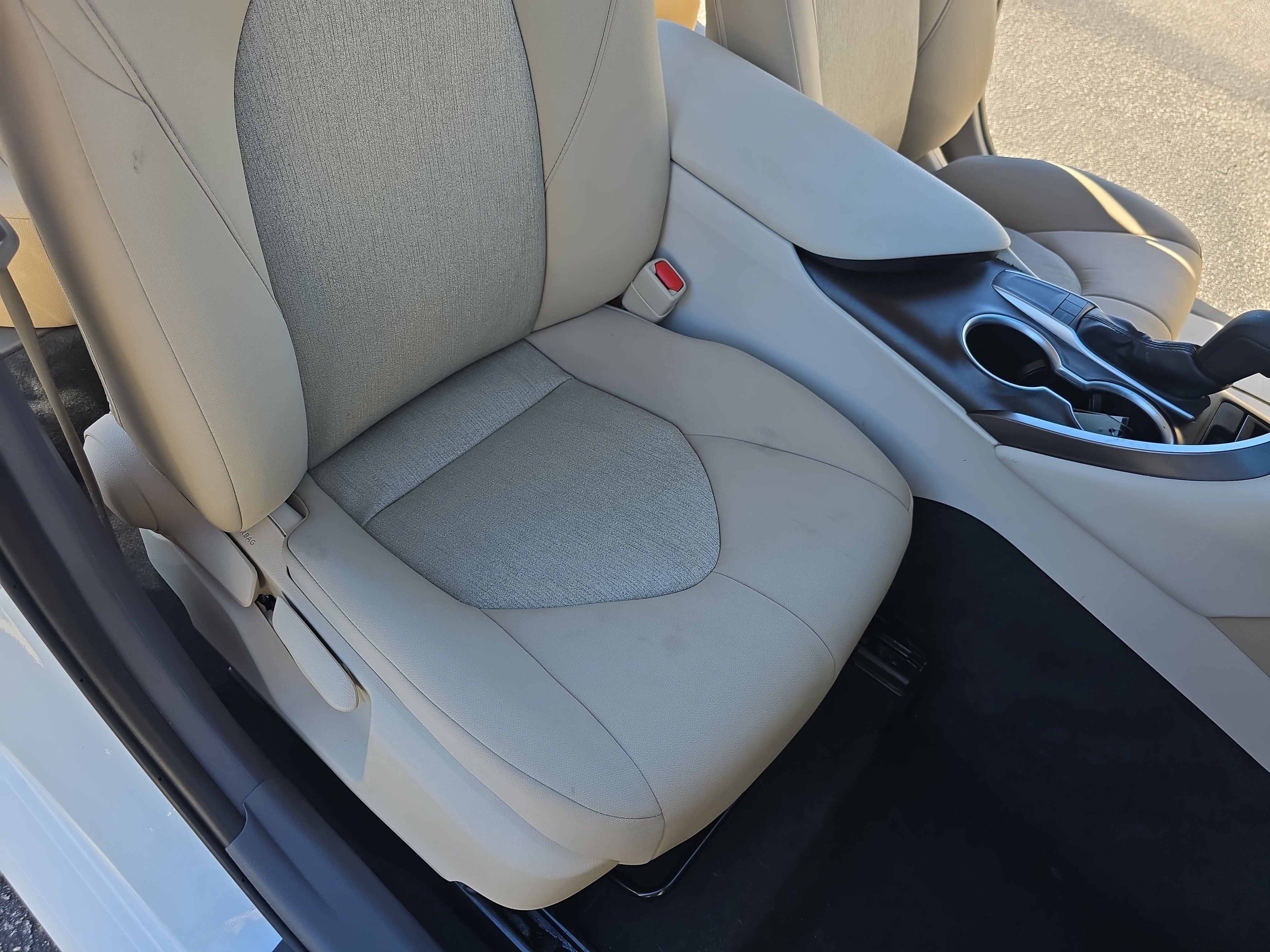 Used 2024 Toyota Camry LE w/ Convenience Package FWD image 10
