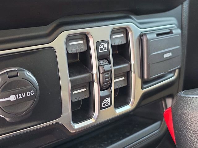 Certified 2023 Jeep Gladiator Willys AWD/4WD image 32