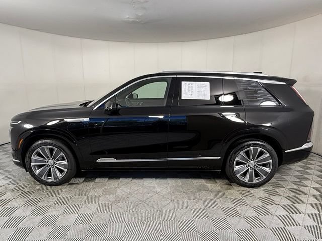Certified 2026 Cadillac Vistiq Luxury AWD/4WD image 3