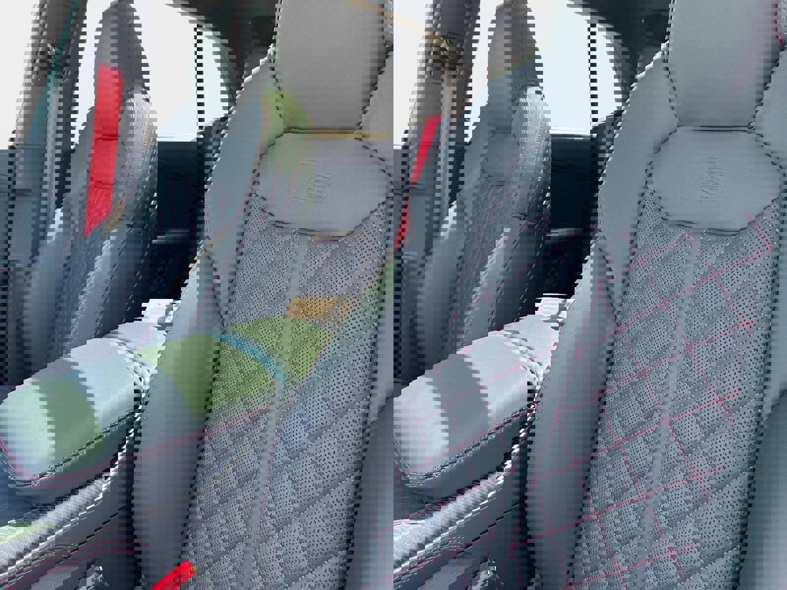 New 2026 Audi SQ8 Prestige AWD/4WD image 17