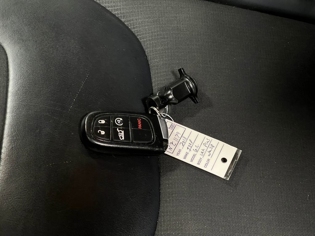 Used 2018 Jeep Cherokee Latitude Plus w/ Comfort/Convenience Group image 36