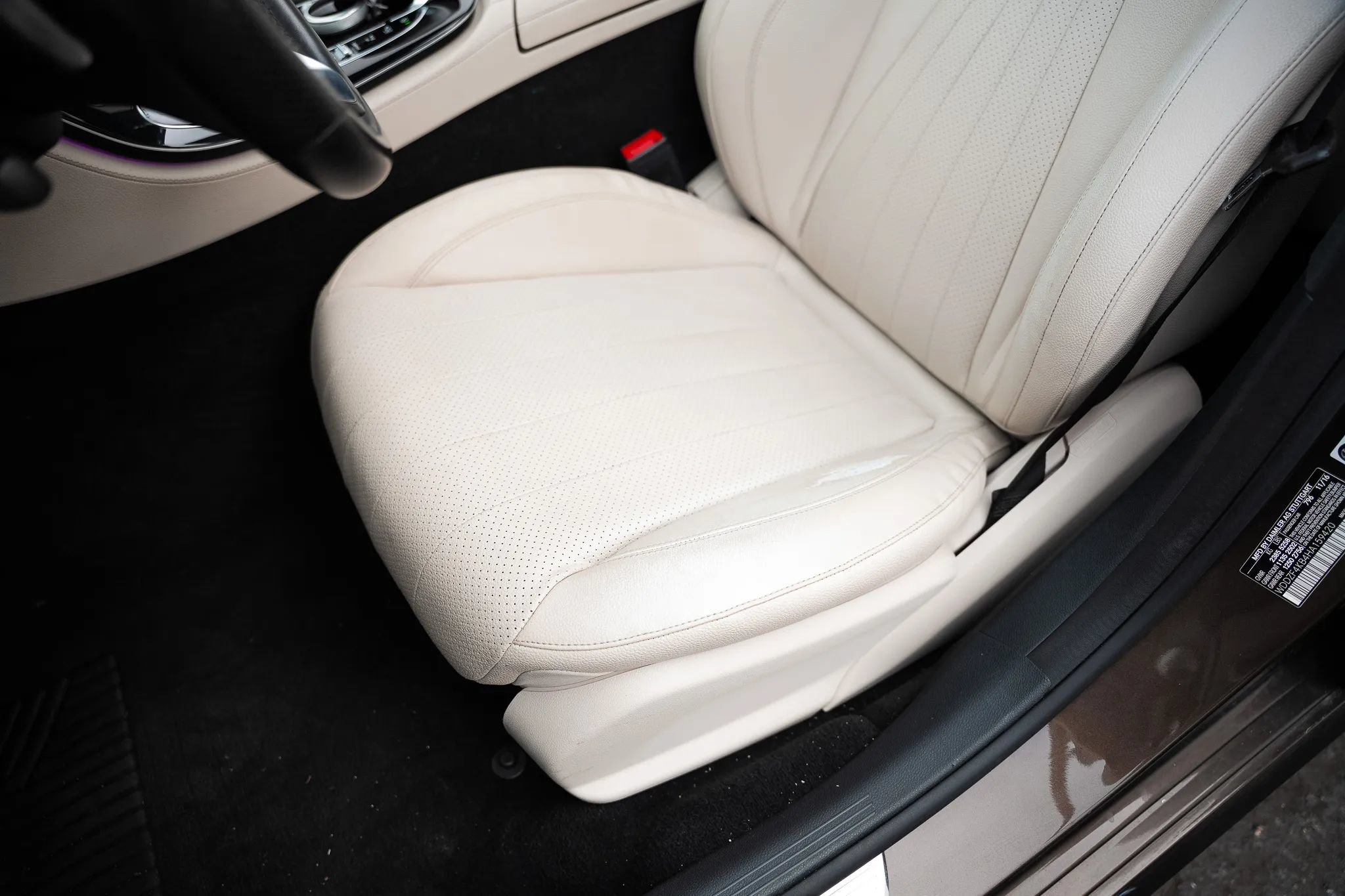 Used 2017 Mercedes-Benz E 300 4MATIC image 29