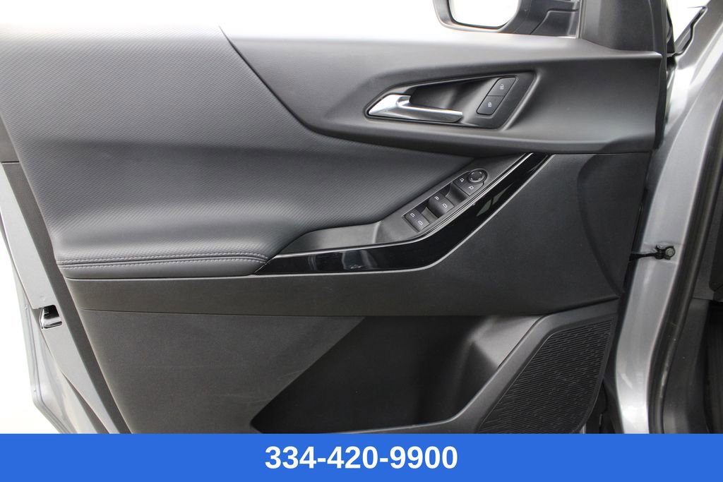 Used 2025 Chevrolet Equinox LT image 16