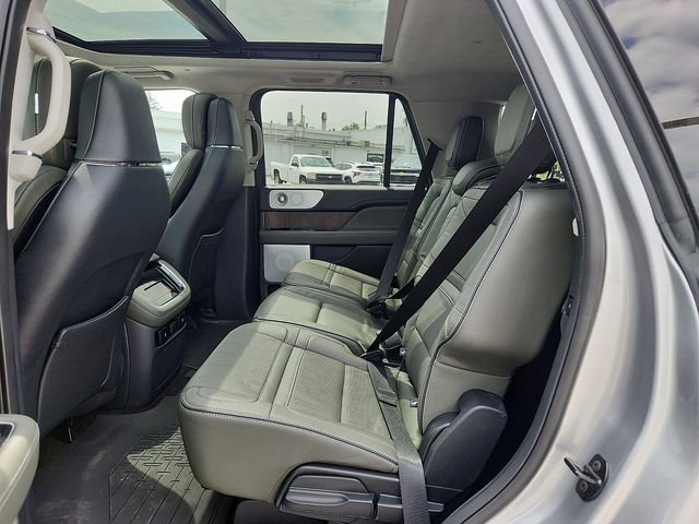 Used 2022 Lincoln Navigator Black Label AWD/4WD image 10