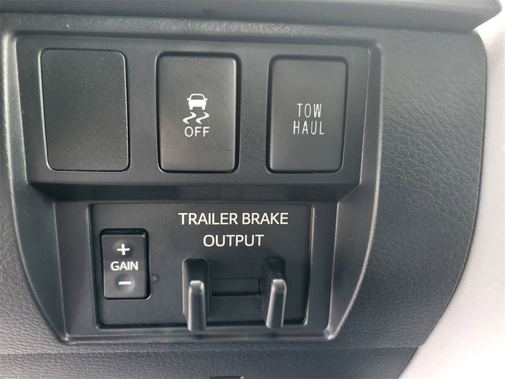 Used 2018 Toyota Tundra SR5 w/ SR5 Upgrade Package image 29