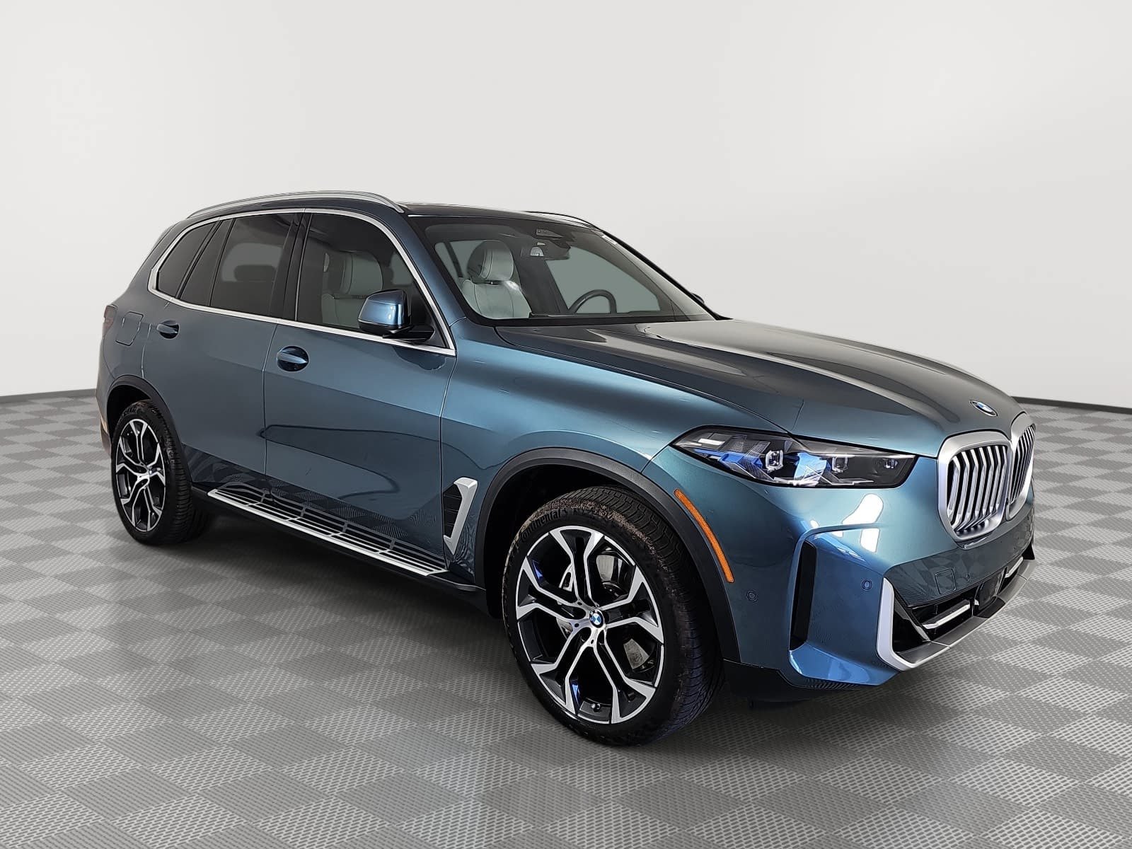 Used 2025 BMW X5 sDrive40i w/ Premium Package RWD image 2
