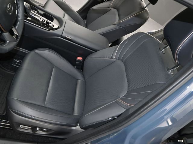 Used 2025 Toyota Crown Signia w/ Advanced Technology Package image 10