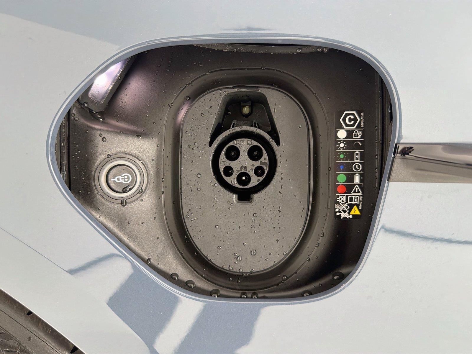 New 2026 Porsche Taycan RWD image 31