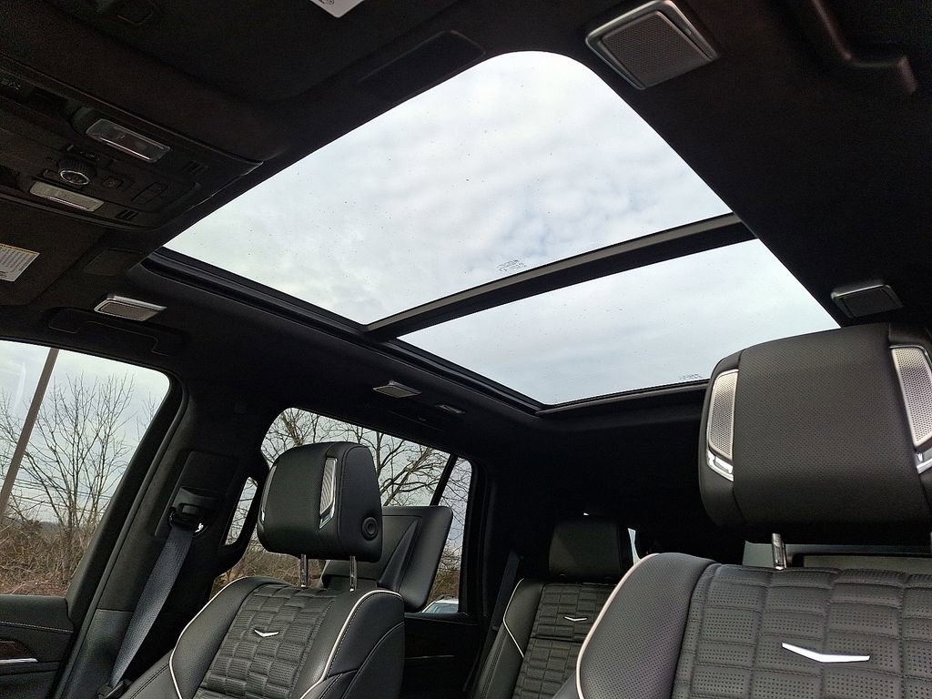 Used 2024 Cadillac Escalade Sport Platinum w/ Heavy-Duty Trailer Package image 24