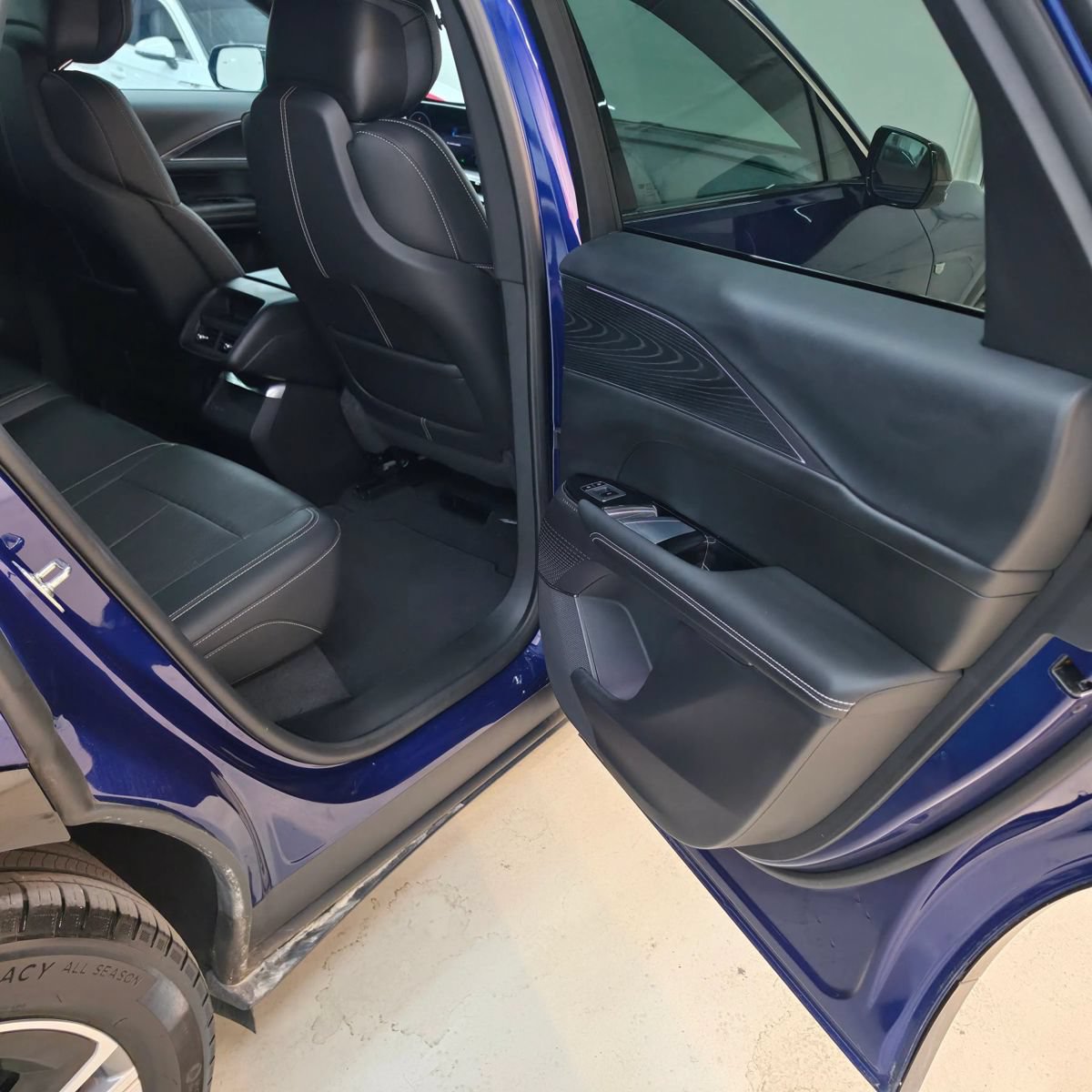 Used 2024 Cadillac Lyriq Luxury RWD image 22