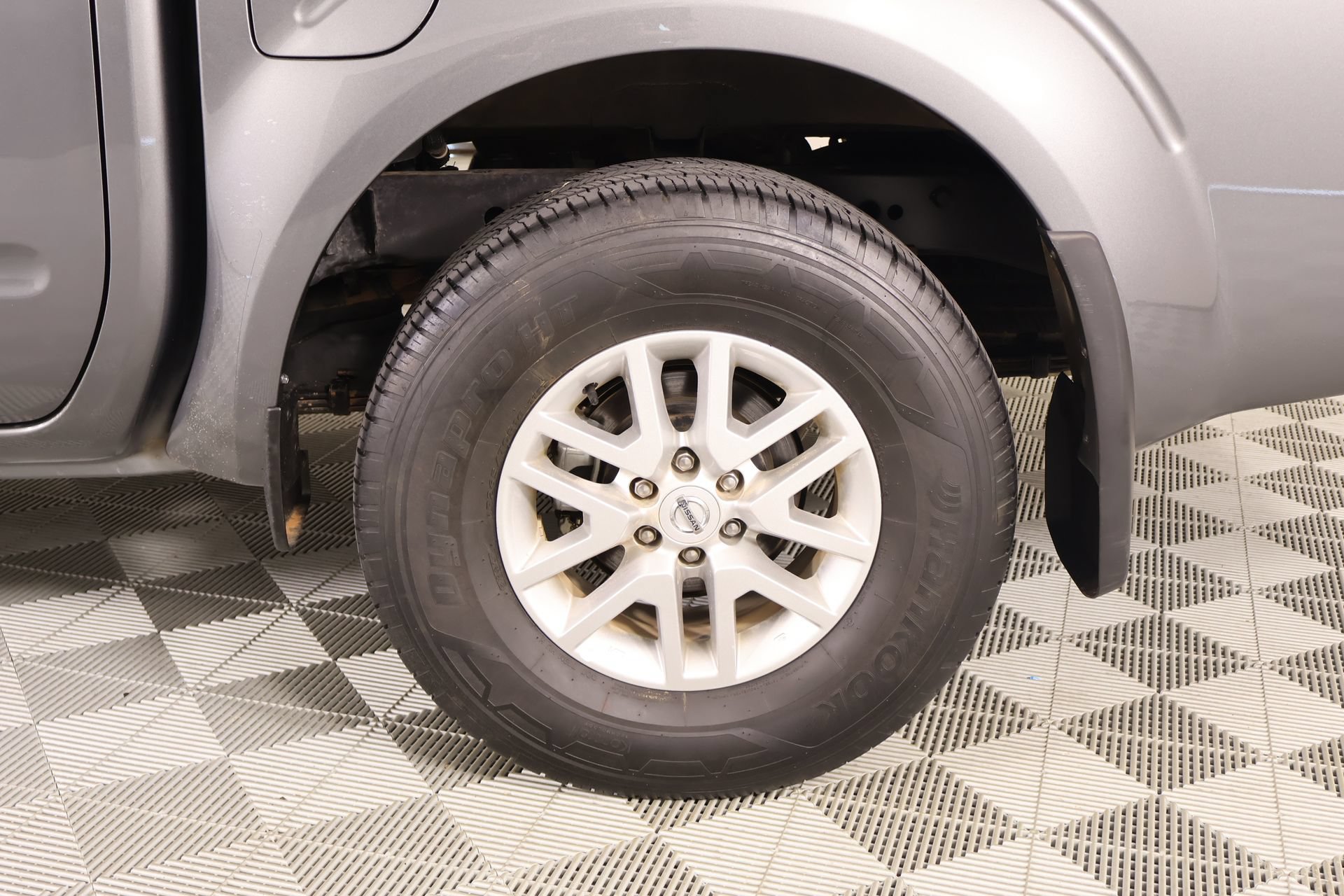 Used 2021 Nissan Frontier SV w/ SV Utility Package RWD image 17