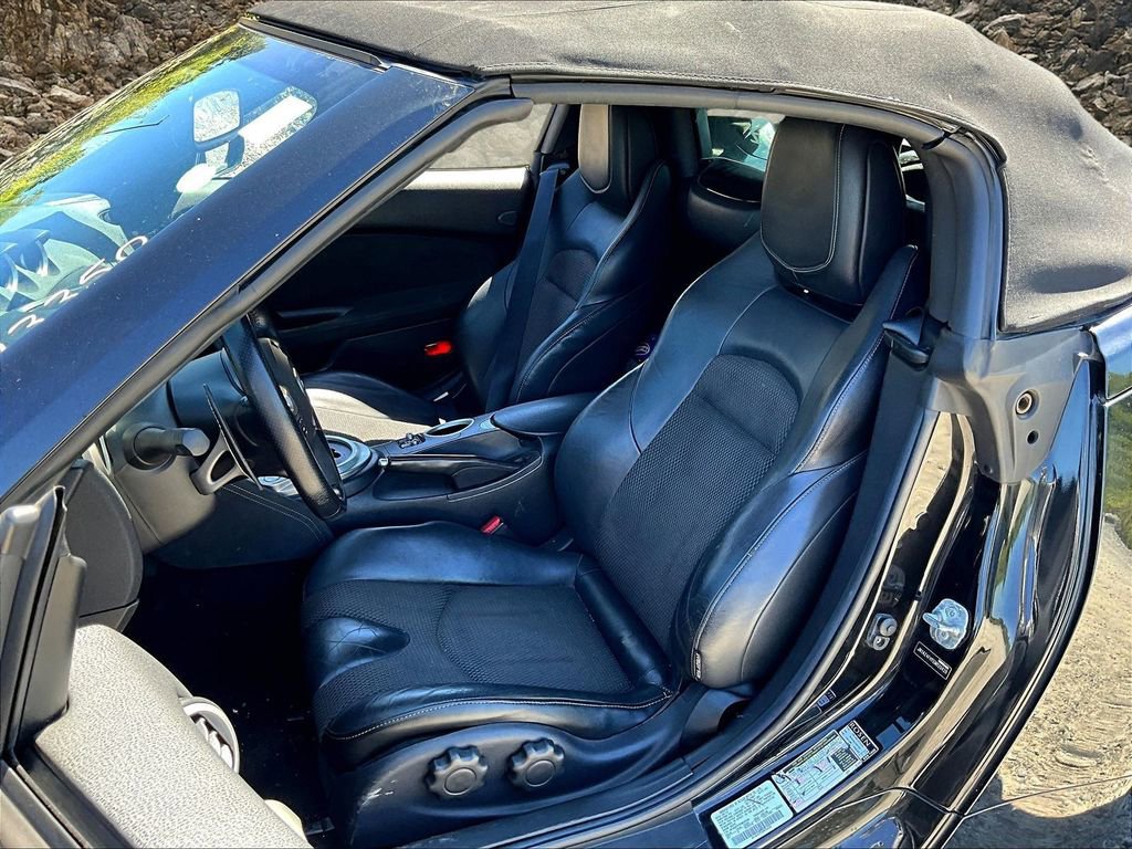 Used 2014 Nissan 370Z Touring w/ Sport Package image 23