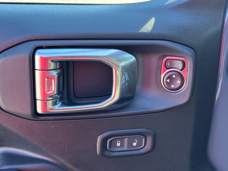 Used 2025 Jeep Wrangler Unlimited Rubicon w/ Convenience Group image 16