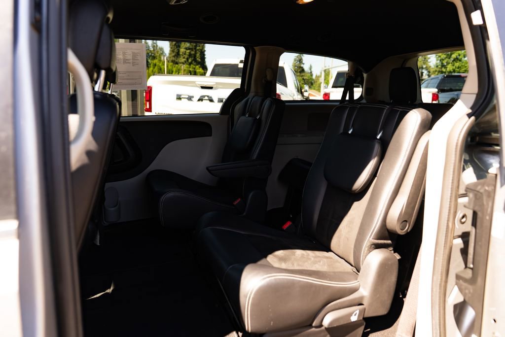 Used 2019 Dodge Grand Caravan SXT FWD image 19