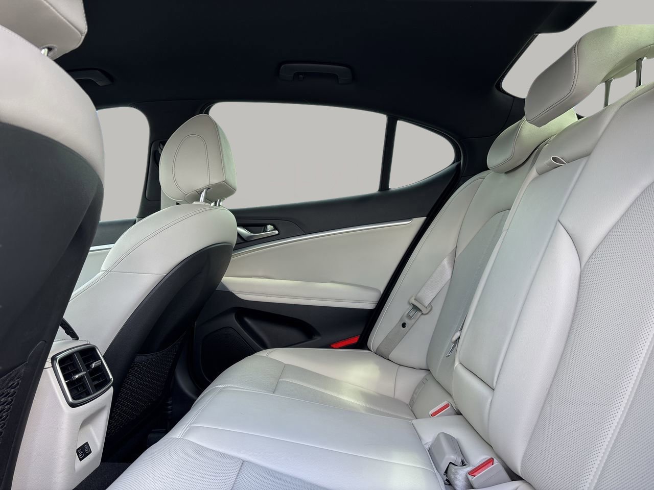 Used 2024 Genesis G70 2.5T RWD image 16