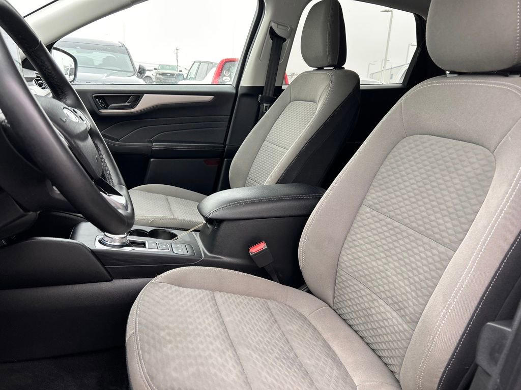 Used 2022 Ford Escape SE w/ Cold Weather Package image 21