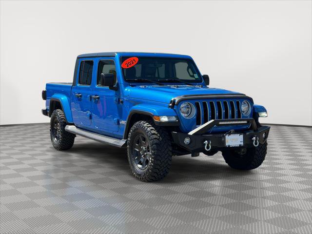 Used 2021 Jeep Gladiator Overland w/ Popular Equipment Package AWD/4WD image 1