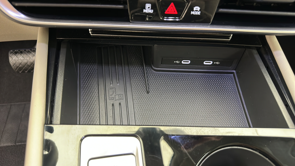 Used 2025 Volkswagen Atlas SE AWD/4WD image 21