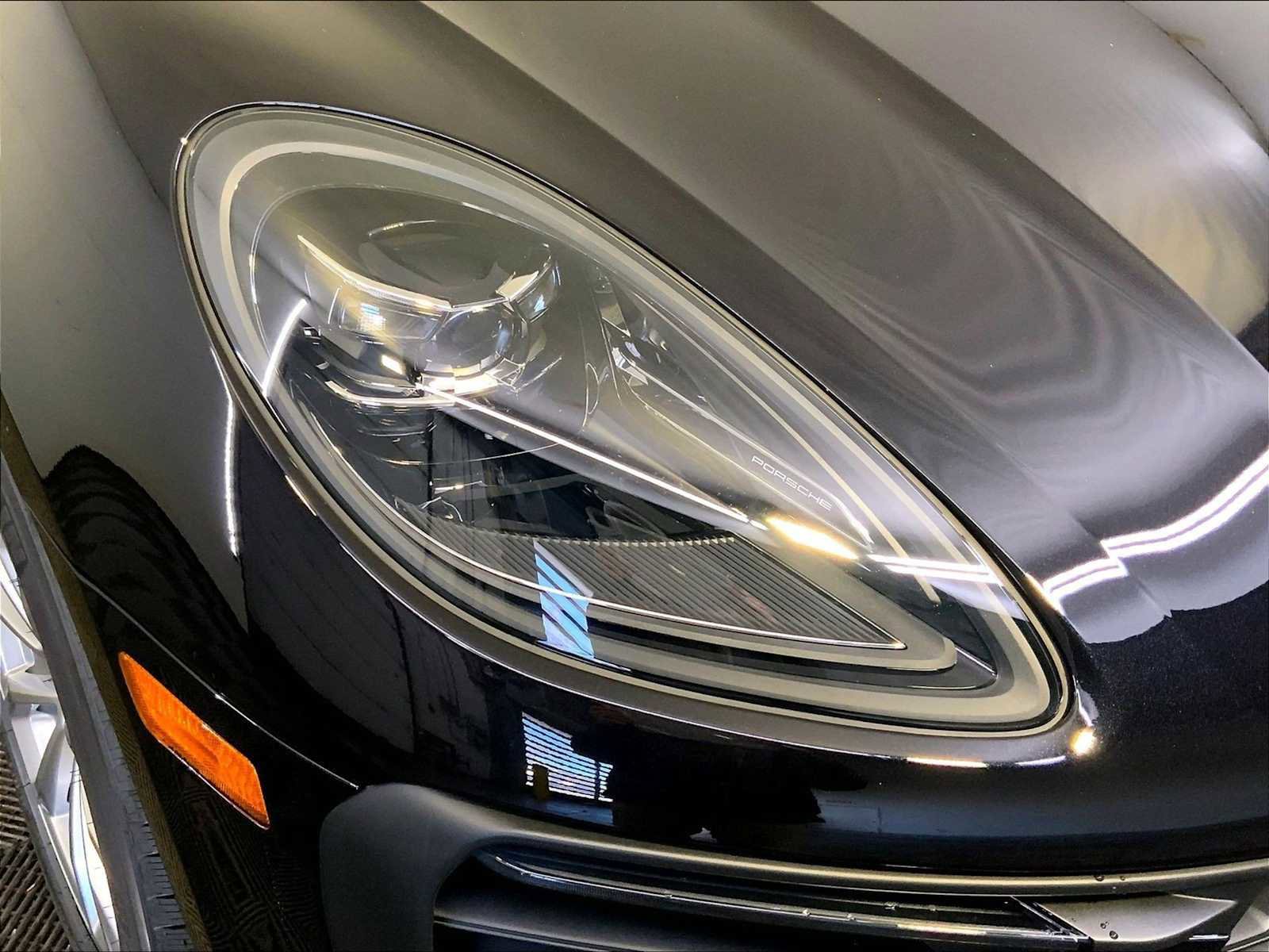 New 2026 Porsche Macan AWD/4WD image 12