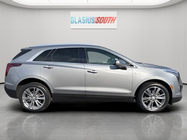 Used 2024 Cadillac XT5 Premium Luxury AWD/4WD image 2