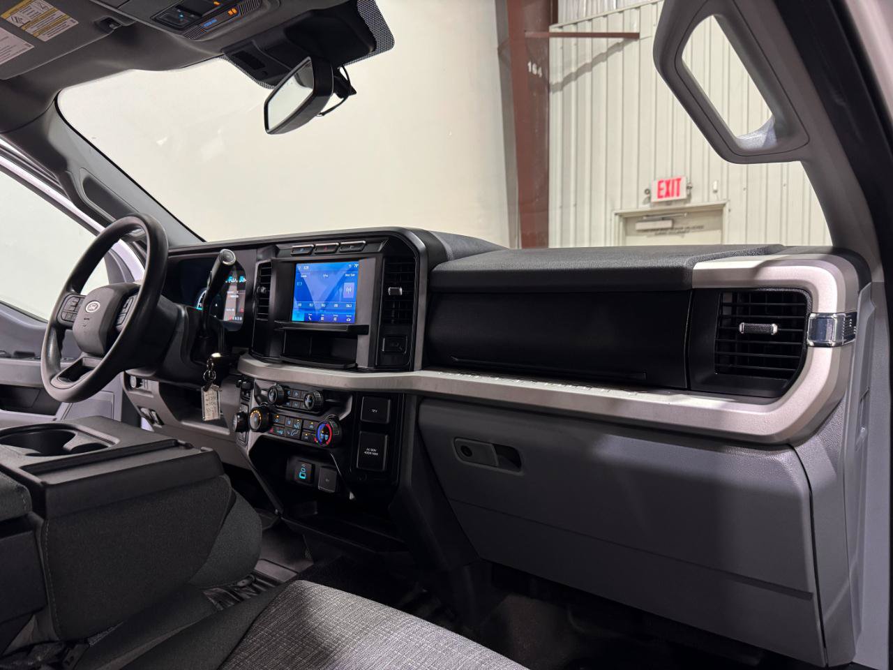 Used 2024 Ford F550 4x4 Crew Cab Super Duty w/ XLT Value Package image 11