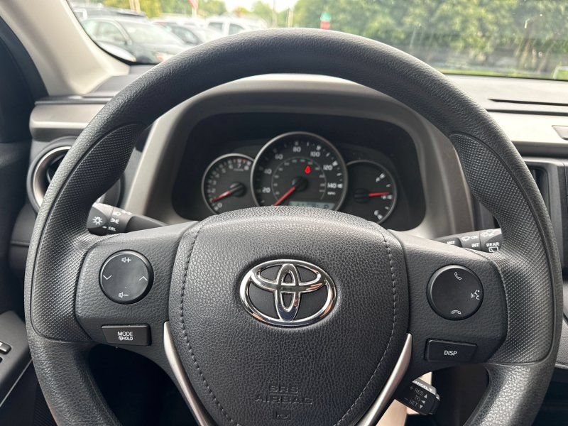 Used 2016 Toyota RAV4 LE AWD/4WD image 22