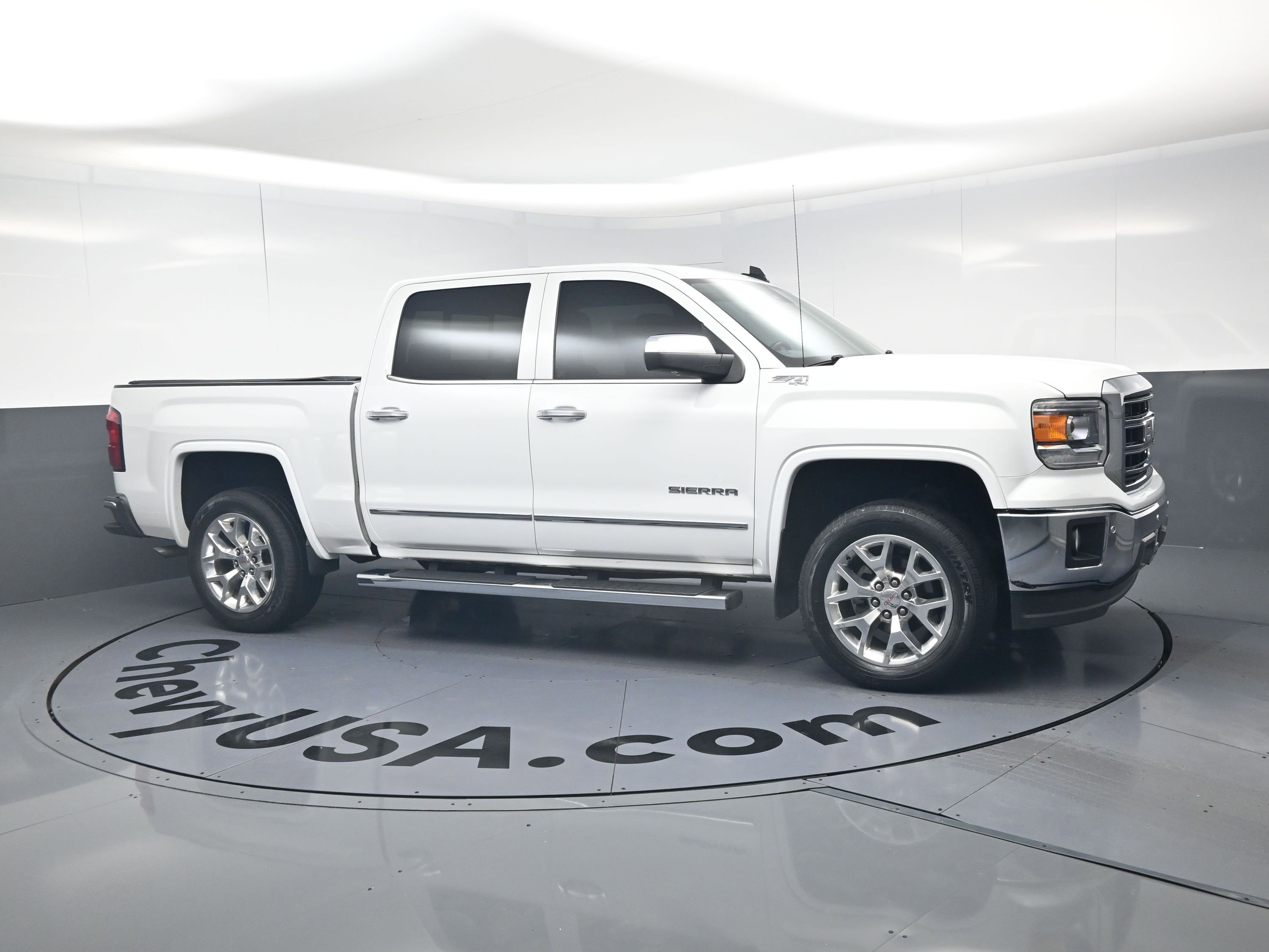 Used 2015 GMC Sierra 1500 SLT w/ SLT Crew Cab Value Package image 2