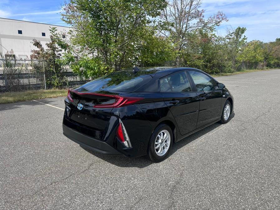 Used 2022 Toyota Prius Prime LE image 8