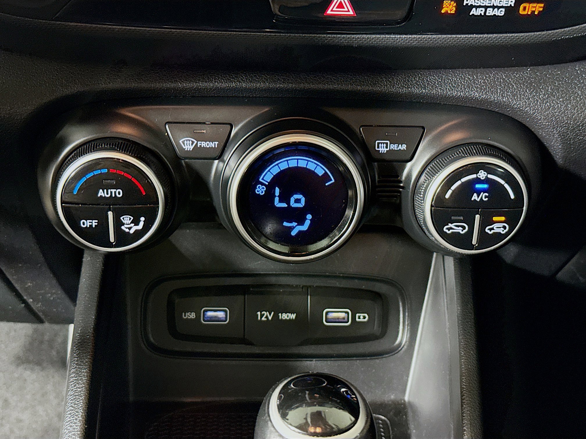 Used 2022 Hyundai Venue SEL w/ Cargo Package image 17