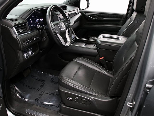Used 2023 GMC Yukon XL Denali image 10