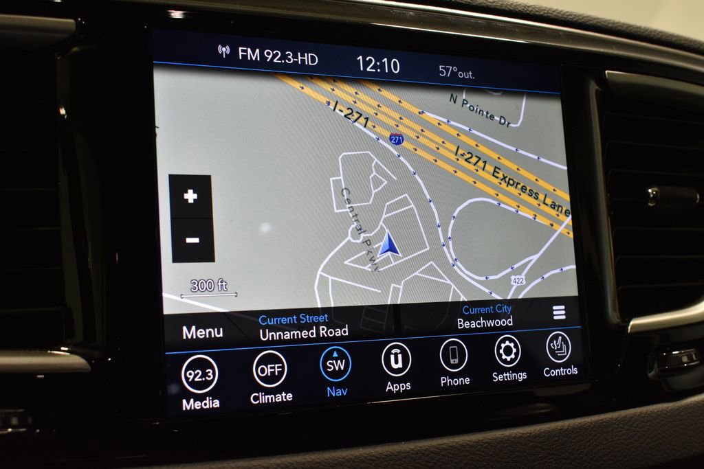 Used 2020 Chrysler Pacifica Touring-L Plus image 22