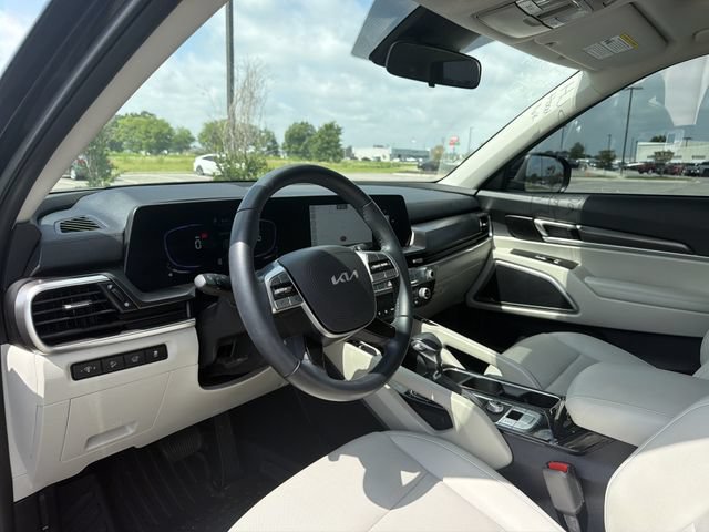 Used 2025 Kia Telluride S FWD image 11